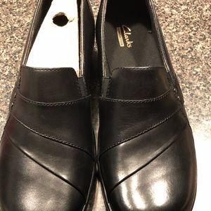 Clark’s ladies size 8 1/2 NEW upper leather